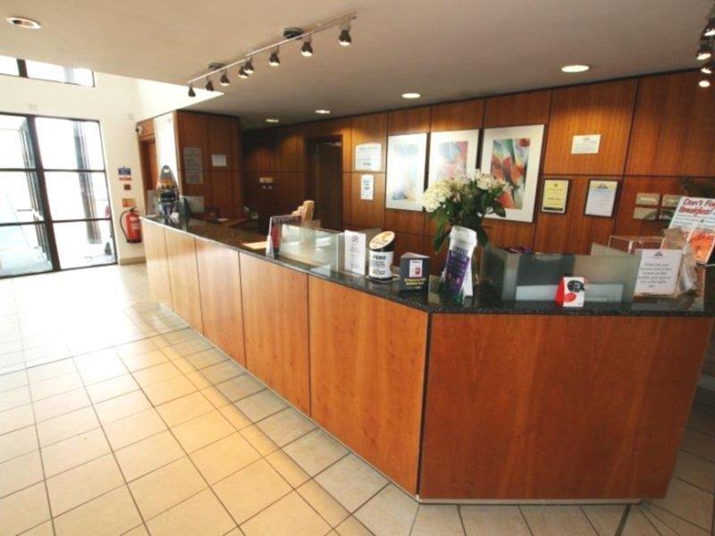 Ramada By Wyndham Cambridge Hotel Fen Drayton Exterior photo